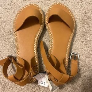 Abercrombie sandals - tan leather size 7/8